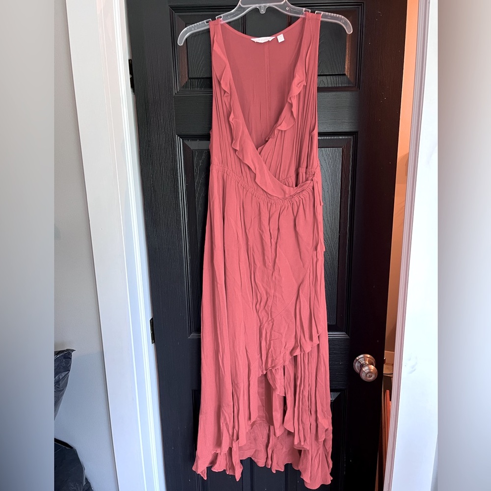 A:glow maternity wrap dress